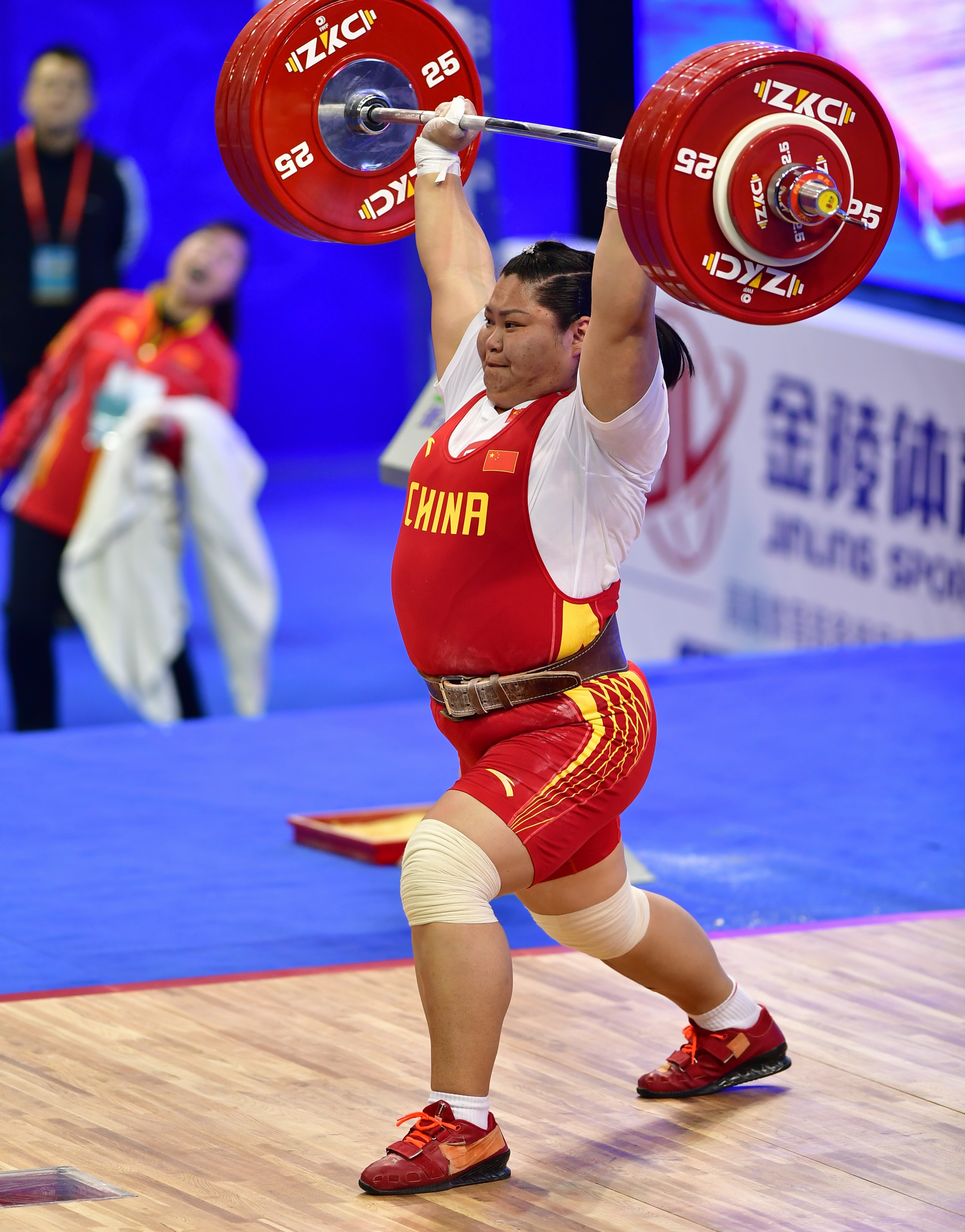 南非运动员在举重比赛中称霸 南非运动员在举重比赛中称霸