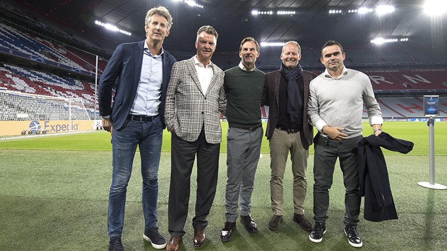 包含阿贾克斯突围,迎战拜仁慕尼黑的词条 包含阿贾克斯突围,迎战拜仁慕尼黑的词条