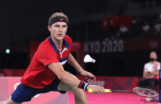 丹麦羽毛球队翻盘韩国羽毛球队，辛杜制霸全场的简单介绍