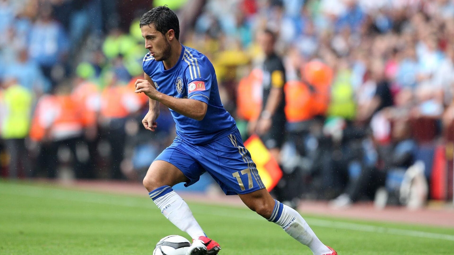 铁桶阵前的孤胆英雄，伊萨克一锤定音，澳大利亚封锁喀麦隆锁定胜局