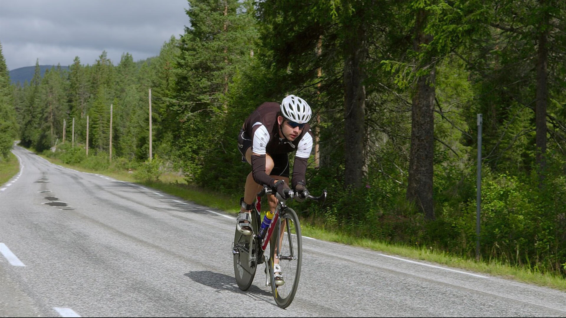 京多安关键战不手软，加拿大与挪威的冰与火之战