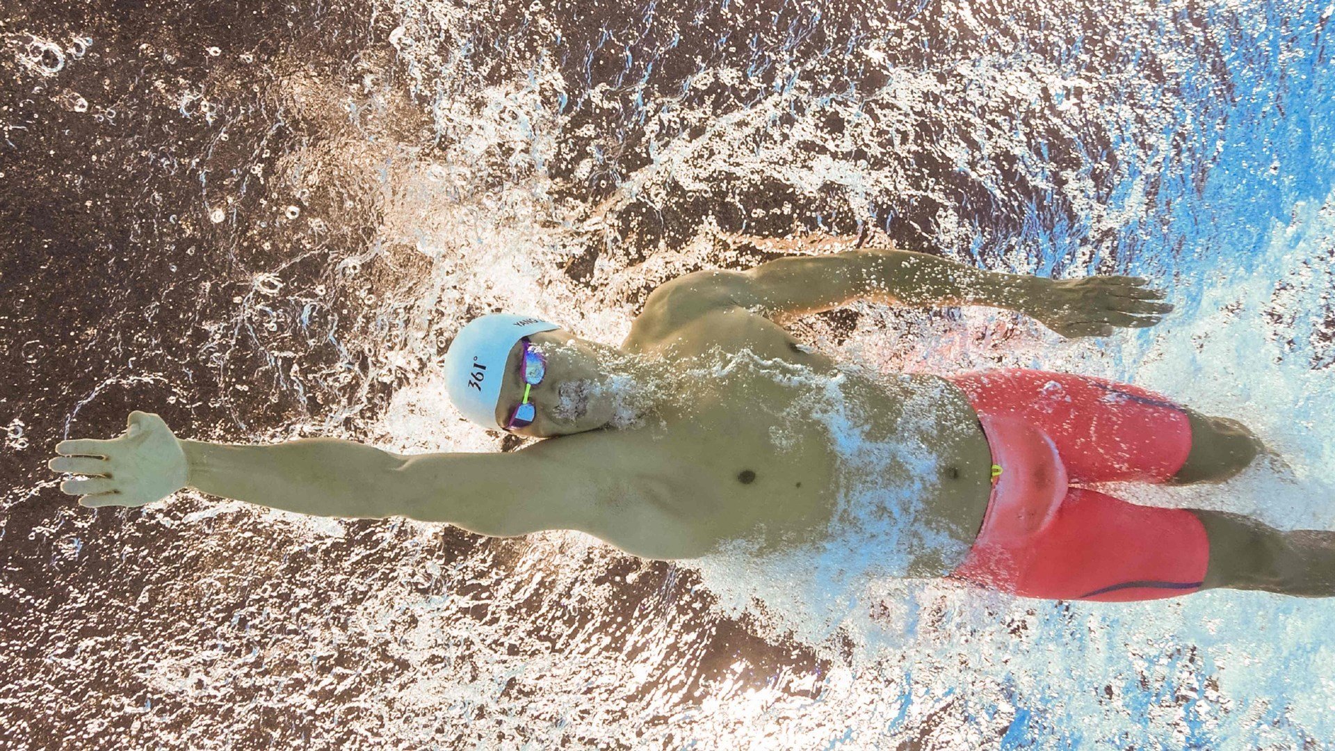 意甲焦点战？尼克斯斩落新疆队？一场跨越时空的体育混搭