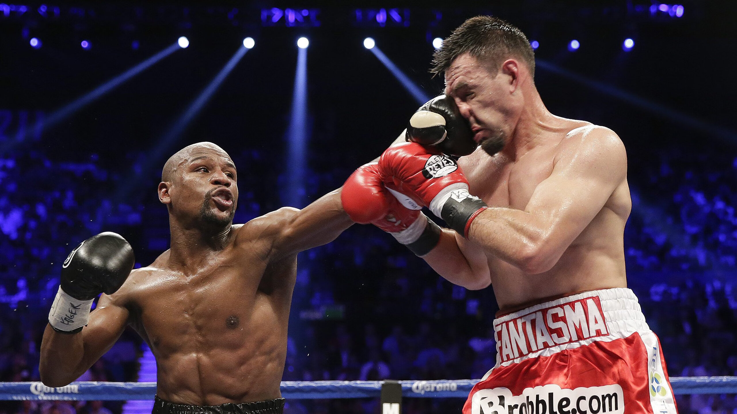 赛道上的逆袭，拉塞尔领衔红牛车队翻盘哈斯车队